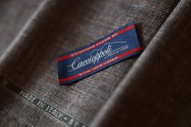 Tips To Choose The Right Color For Your First Linen Suit