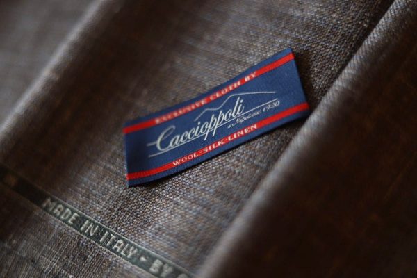 Tips To Choose The Right Color For Your First Linen Suit